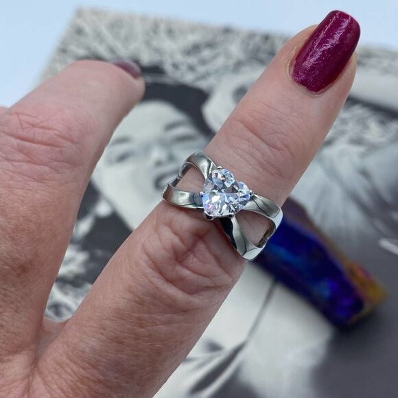 Stainless steel Heart Engagement Ring with Clear CZ - Picture 4 of 5